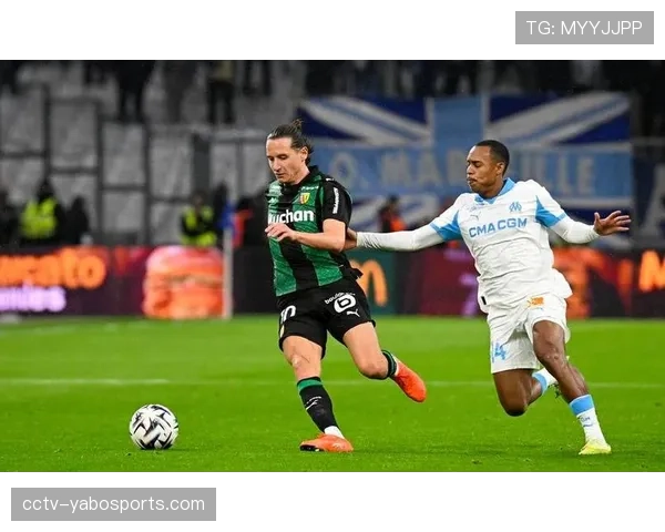 数据统计:本轮法甲场均跑动距离前十球员,中场球员占据八席